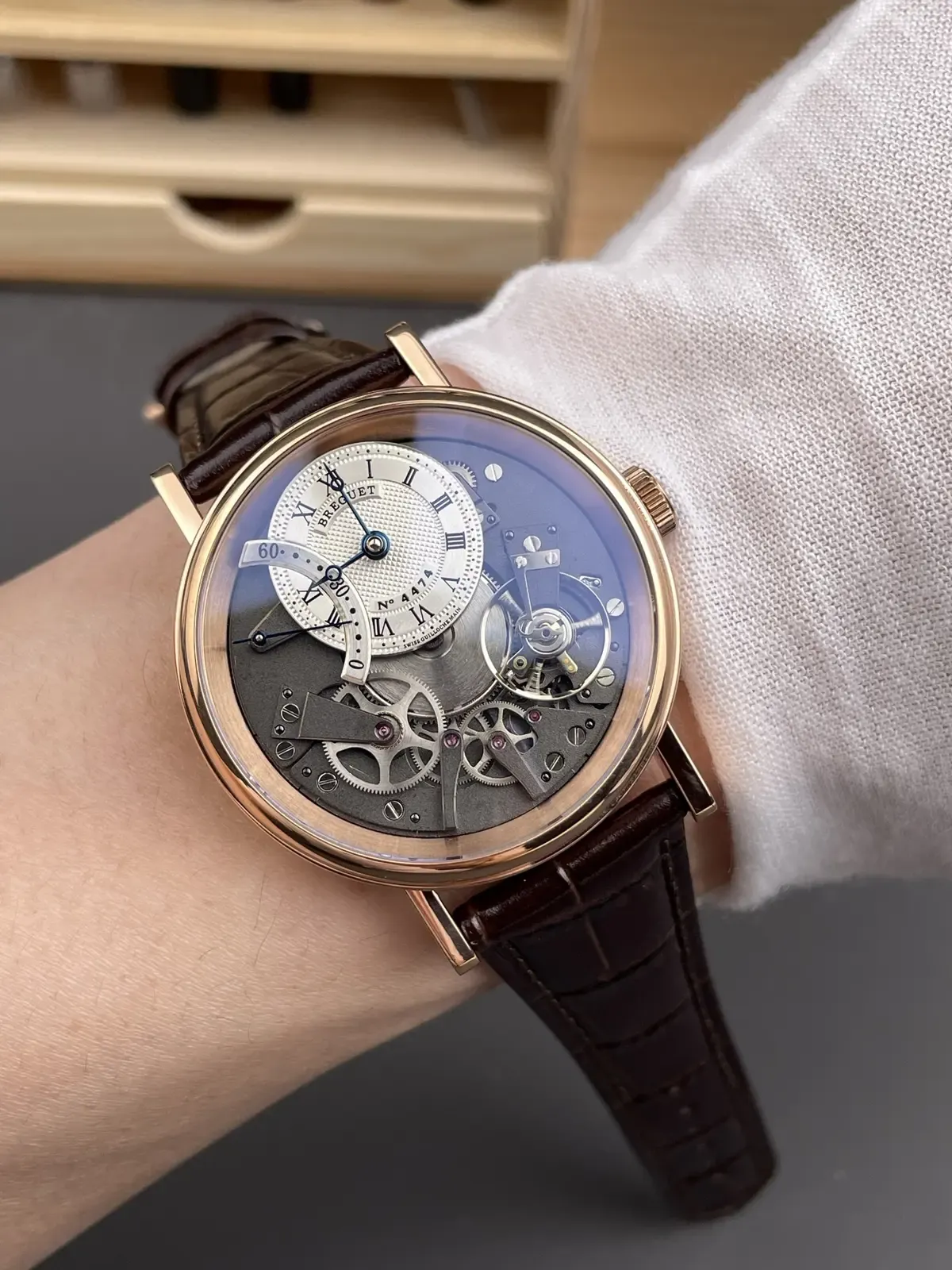 ZF厂宝玑7097逆跳秒针复刻表价格及做工解析