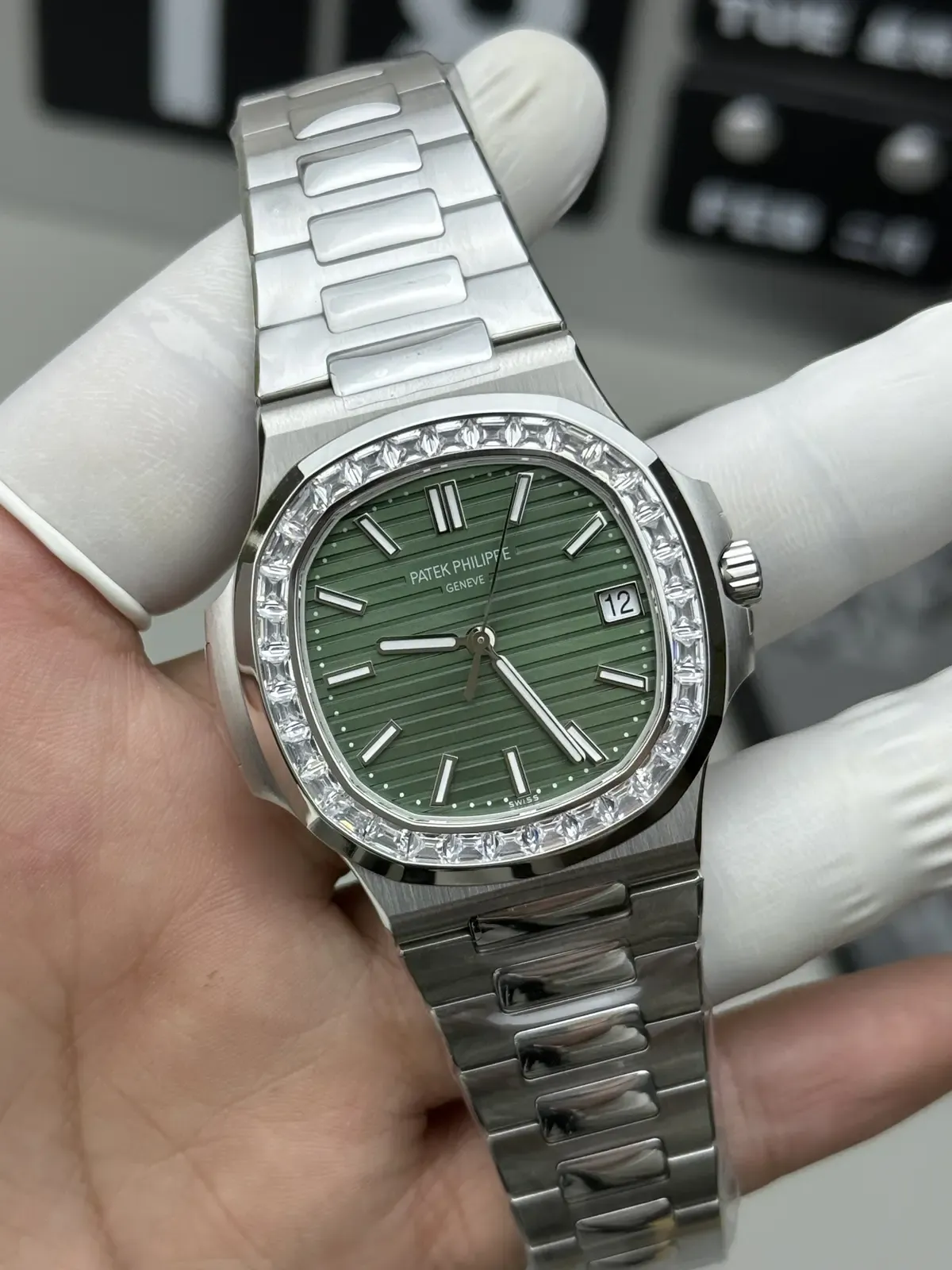 3K厂百达翡丽鹦鹉螺5711绿盘T钻评测 - 324机芯值得买吗