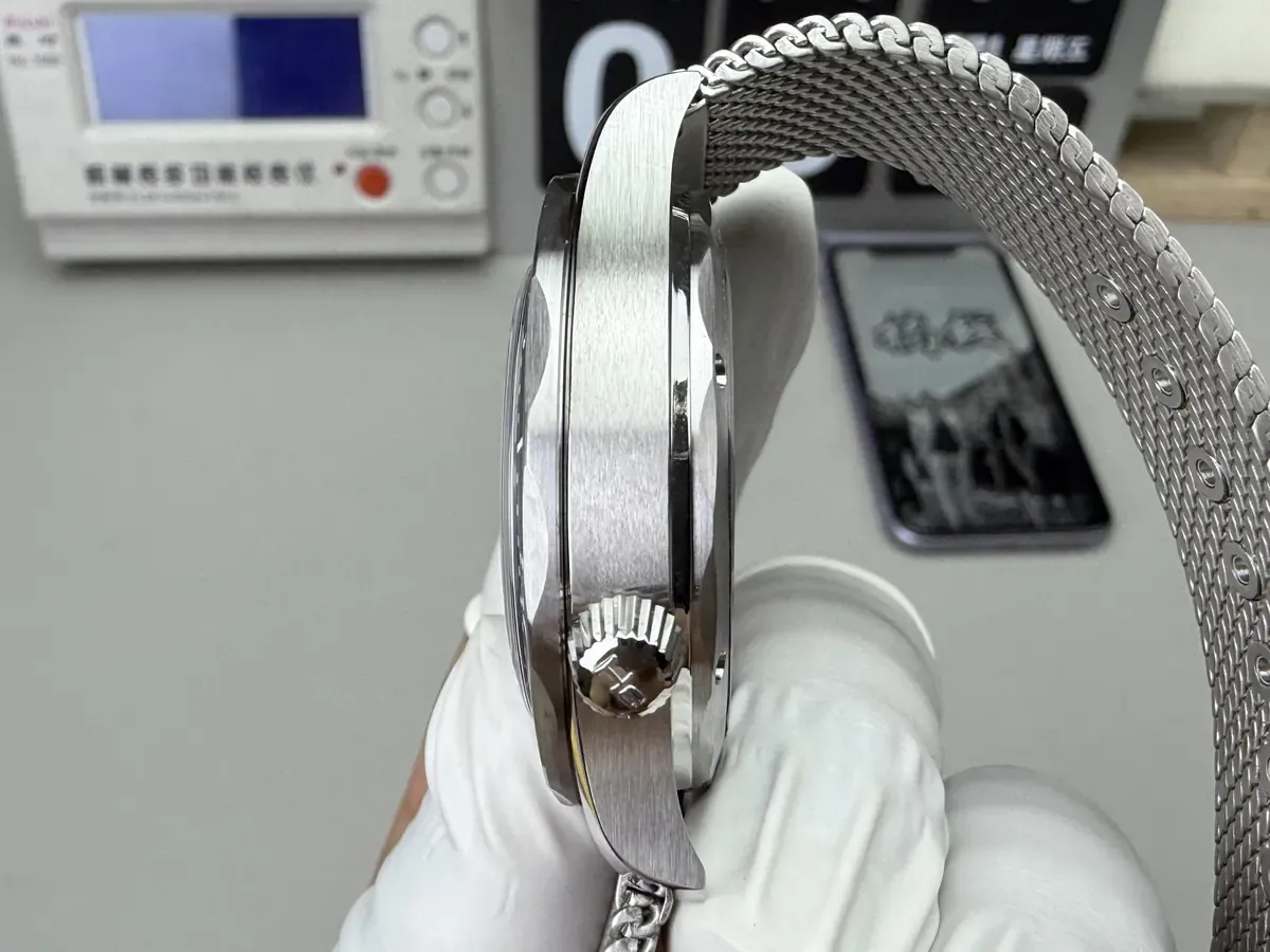 VS厂欧米茄海马007邦德六十周年特别款，做工细节好不好？