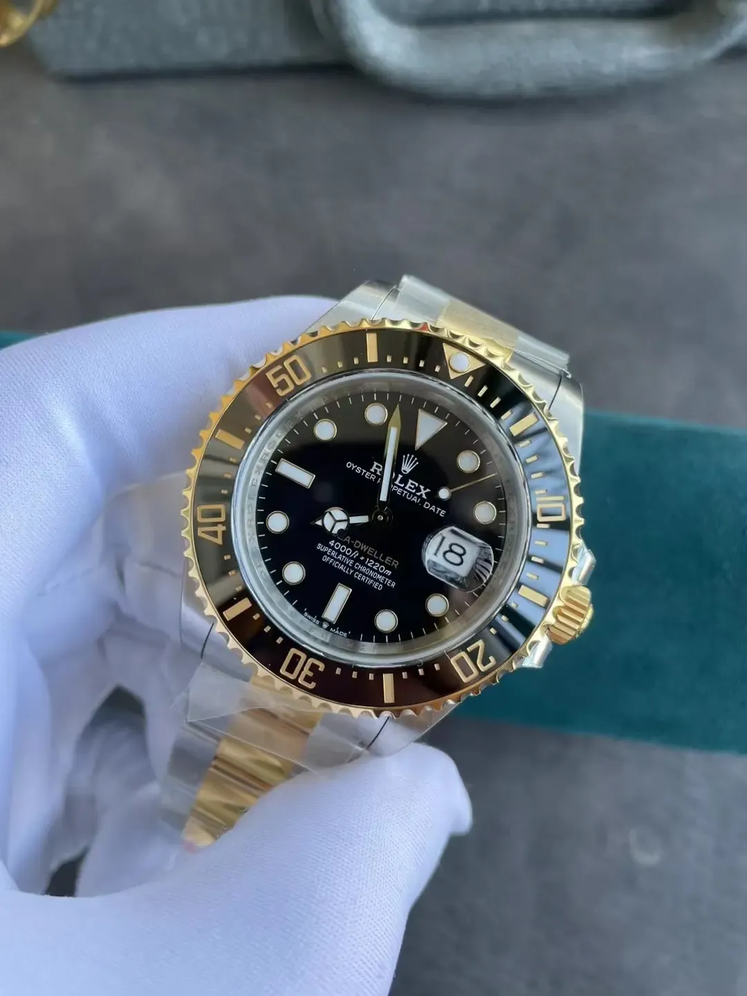 VS厂劳力士单黄间金海使：修正破绽值得入手了！