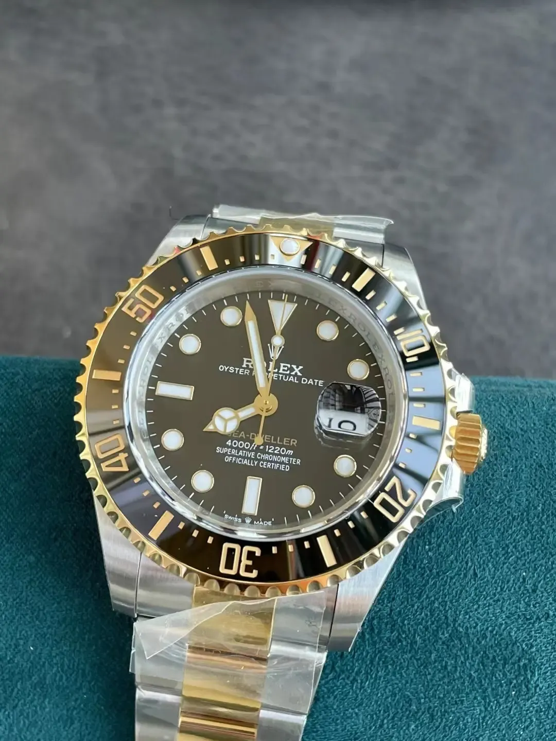 VS厂劳力士单黄间金海使：修正破绽值得入手了！