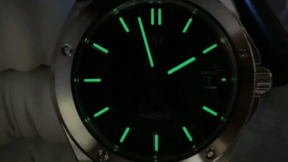 V7厂万国工程师盘面细节与三码合一标签（新手辨别要点）