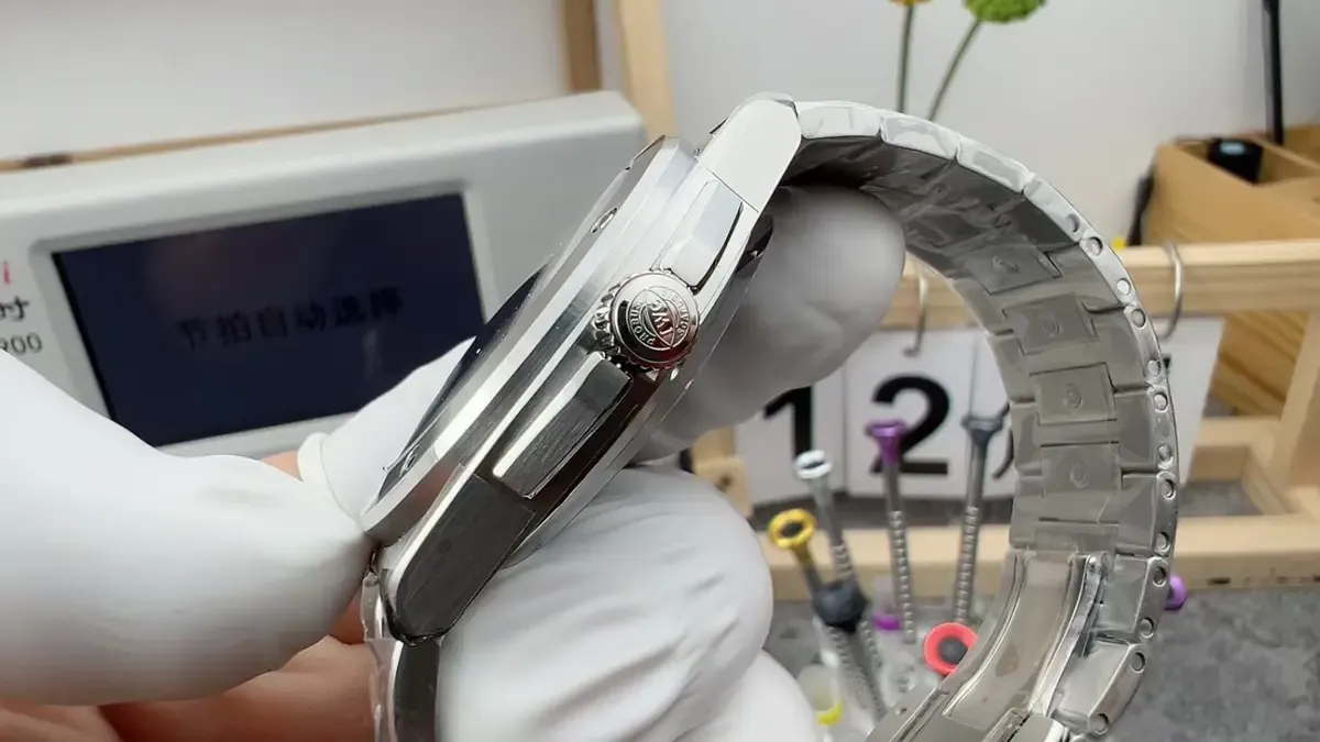 V7厂万国工程师盘面细节与三码合一标签（新手辨别要点）