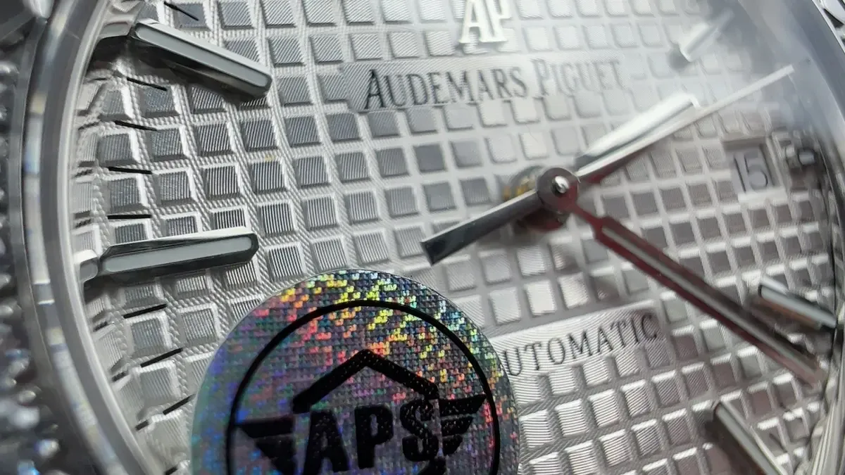 APS爱彼15451ST钻圈女表37mm上手体验：优缺点分析