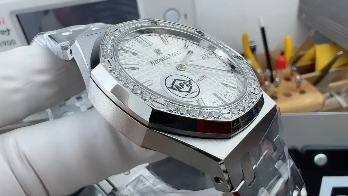 APS爱彼15451ST钻圈女表37mm上手体验：优缺点分析