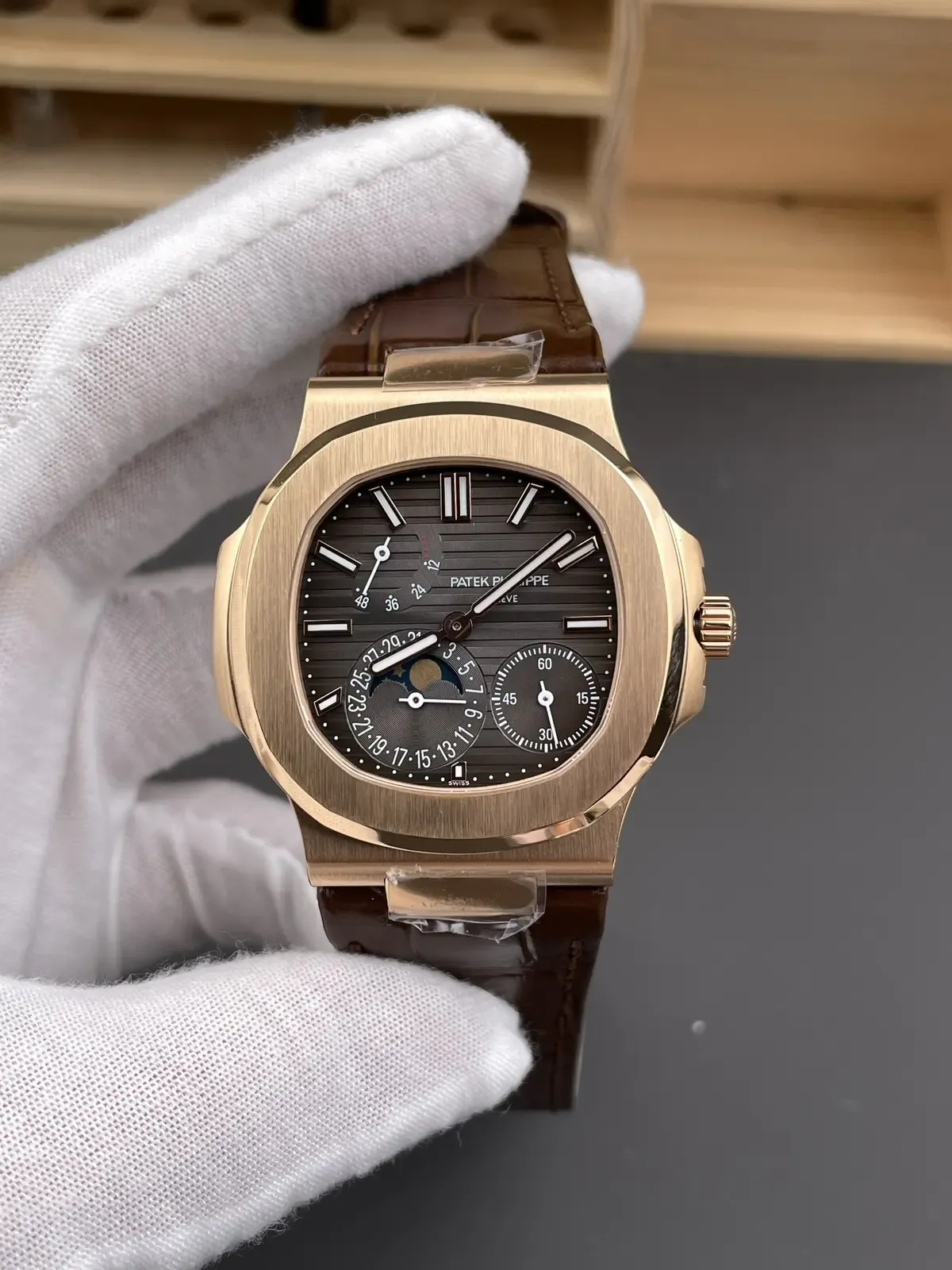 PPF厂百达翡丽鹦鹉螺5712R评测：240一体机芯细节全解析