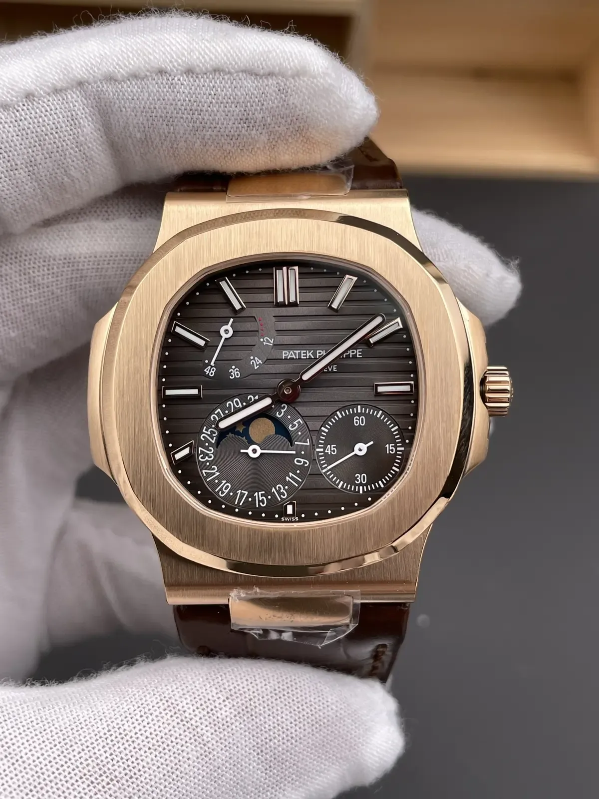 PPF厂百达翡丽鹦鹉螺5712R评测：240一体机芯细节全解析