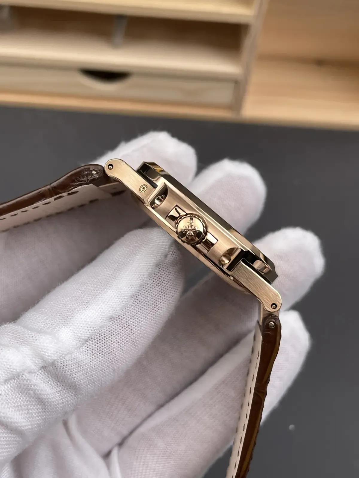 PPF厂百达翡丽鹦鹉螺5712R评测：240一体机芯细节全解析