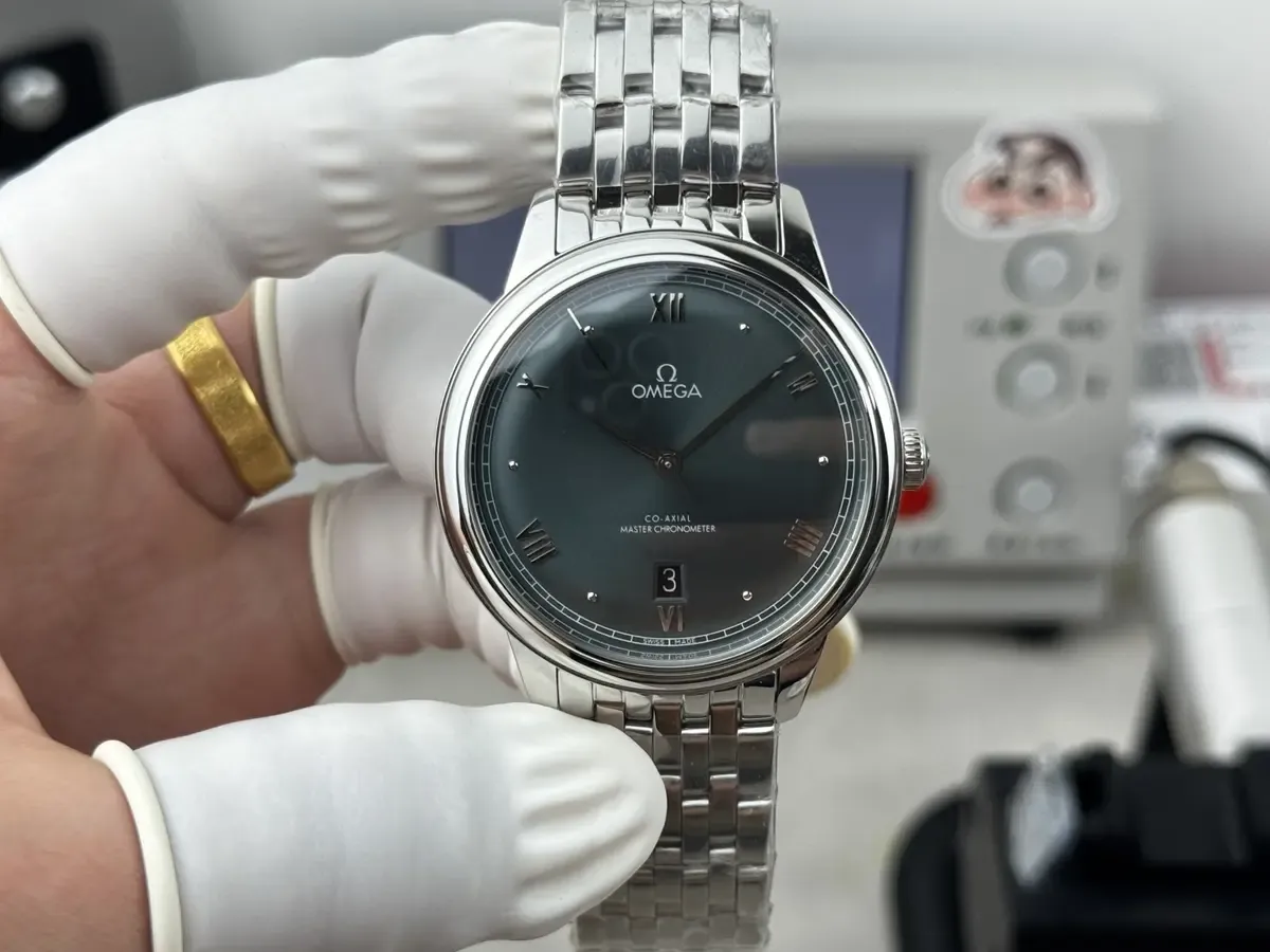 VS厂欧米茄蝶飞典雅绿盘40评测：还原度如何？