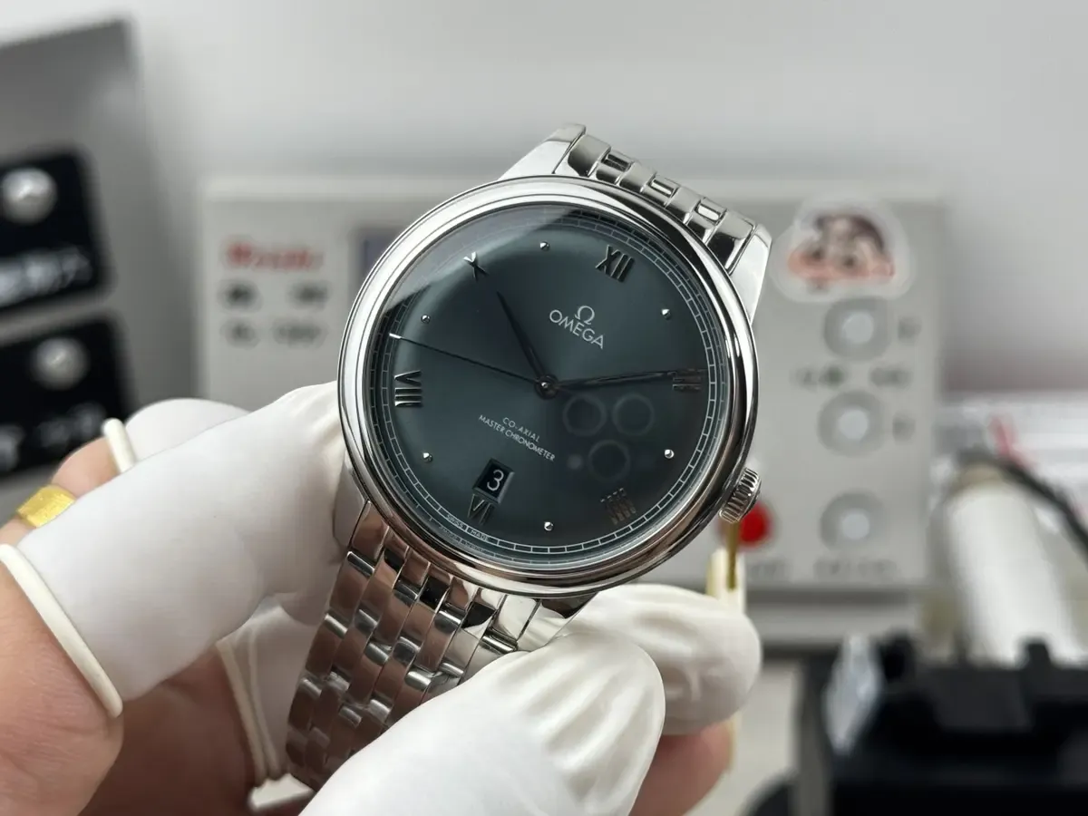 VS厂欧米茄蝶飞典雅绿盘40评测：还原度如何？