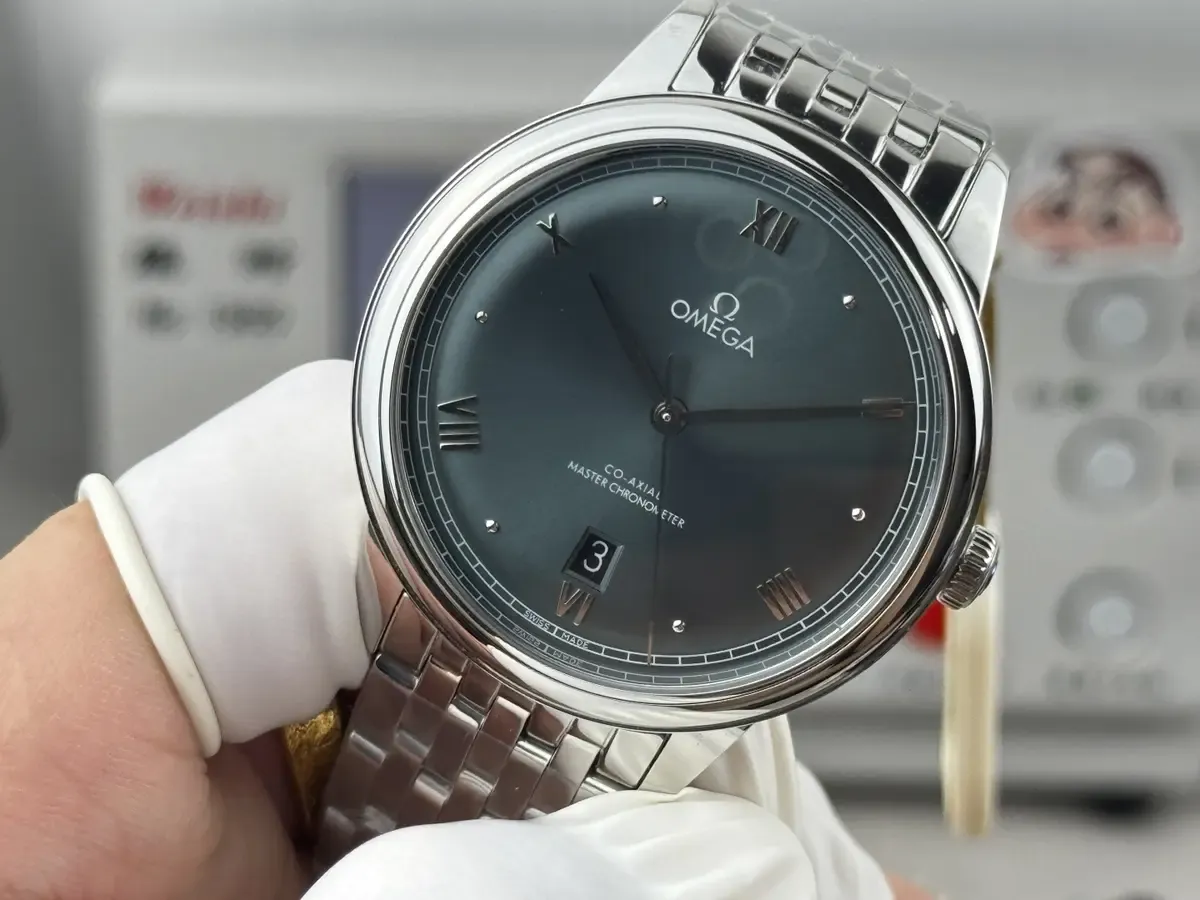 VS厂欧米茄蝶飞典雅绿盘40评测：还原度如何？