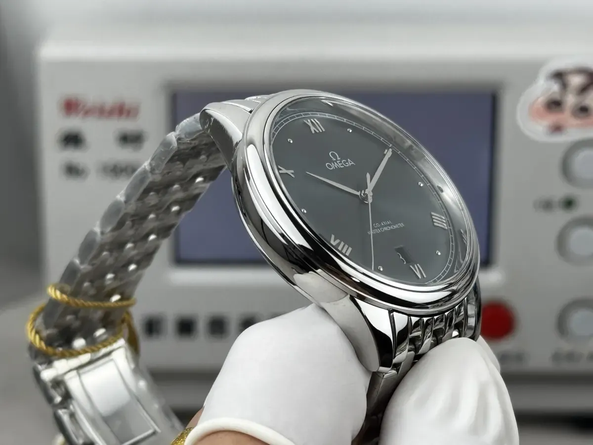 VS厂欧米茄蝶飞典雅绿盘40评测：还原度如何？