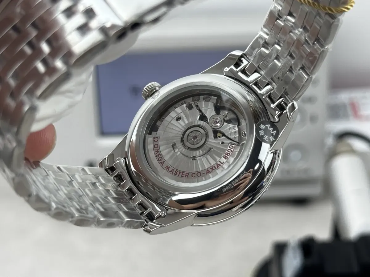 VS厂欧米茄蝶飞典雅绿盘40评测：还原度如何？