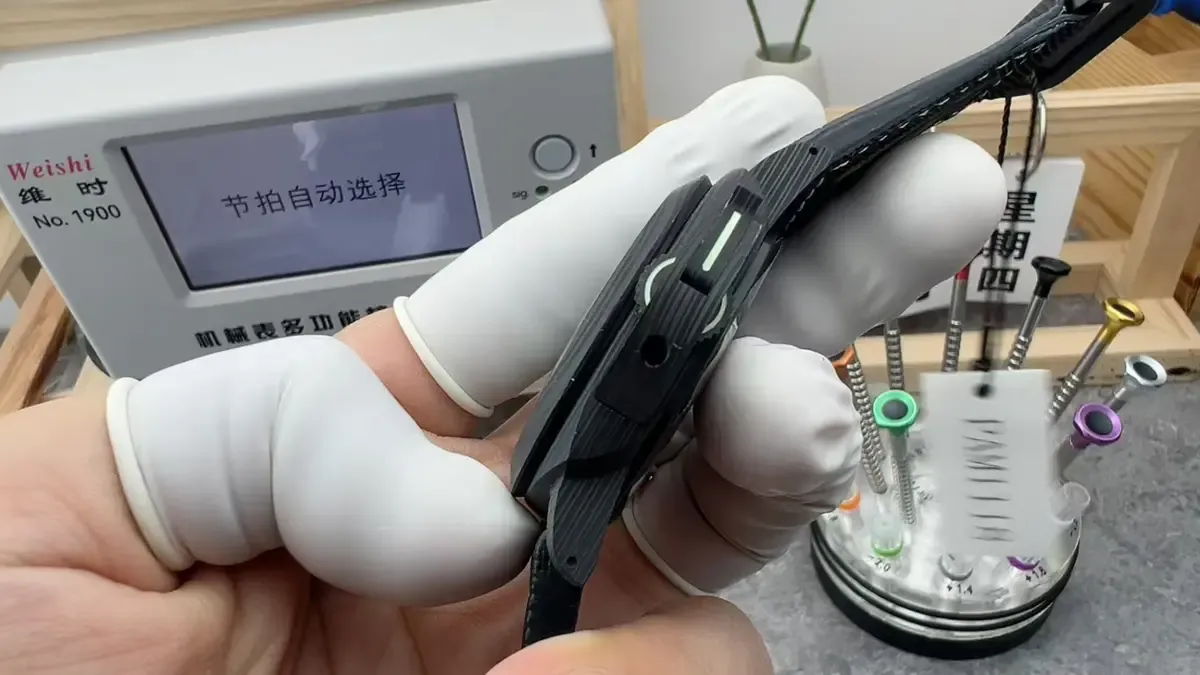 碳纤维+全夜光！VS 1118沛纳海到底有多酷？实拍解析来了！