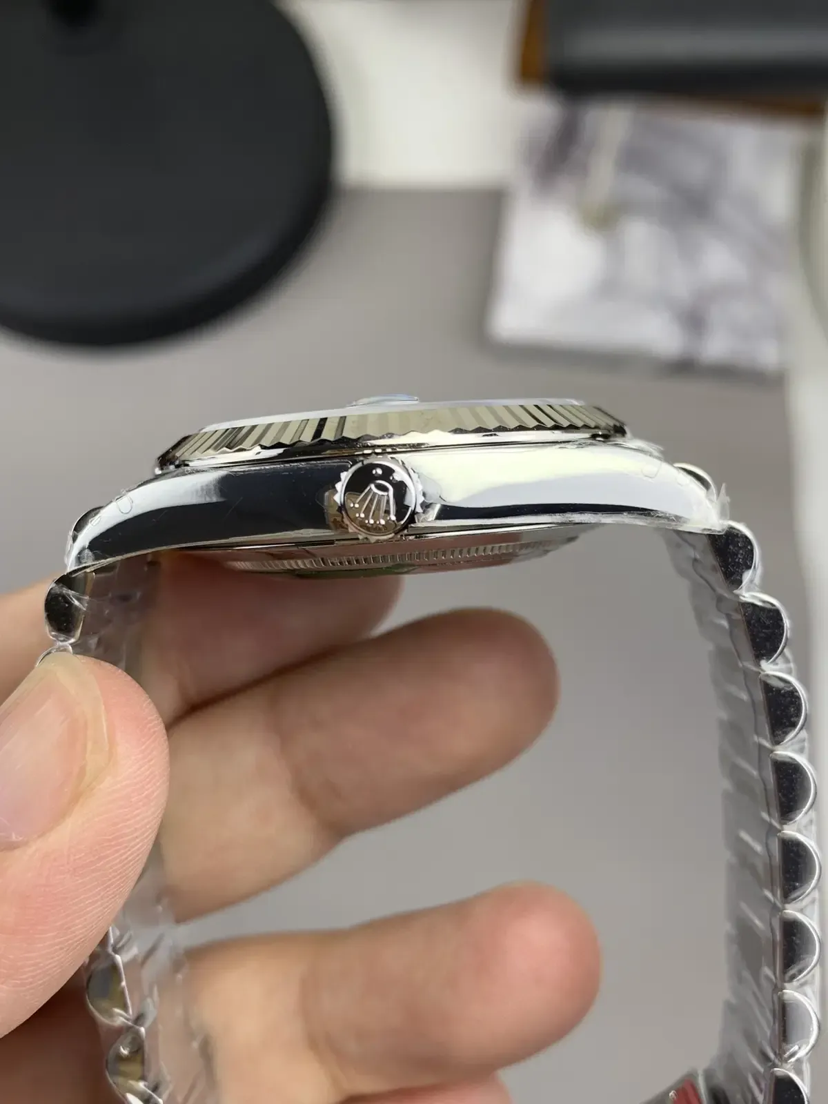 3255一体机芯+配重表头！VS这款DD星期日历型到底贵在哪？