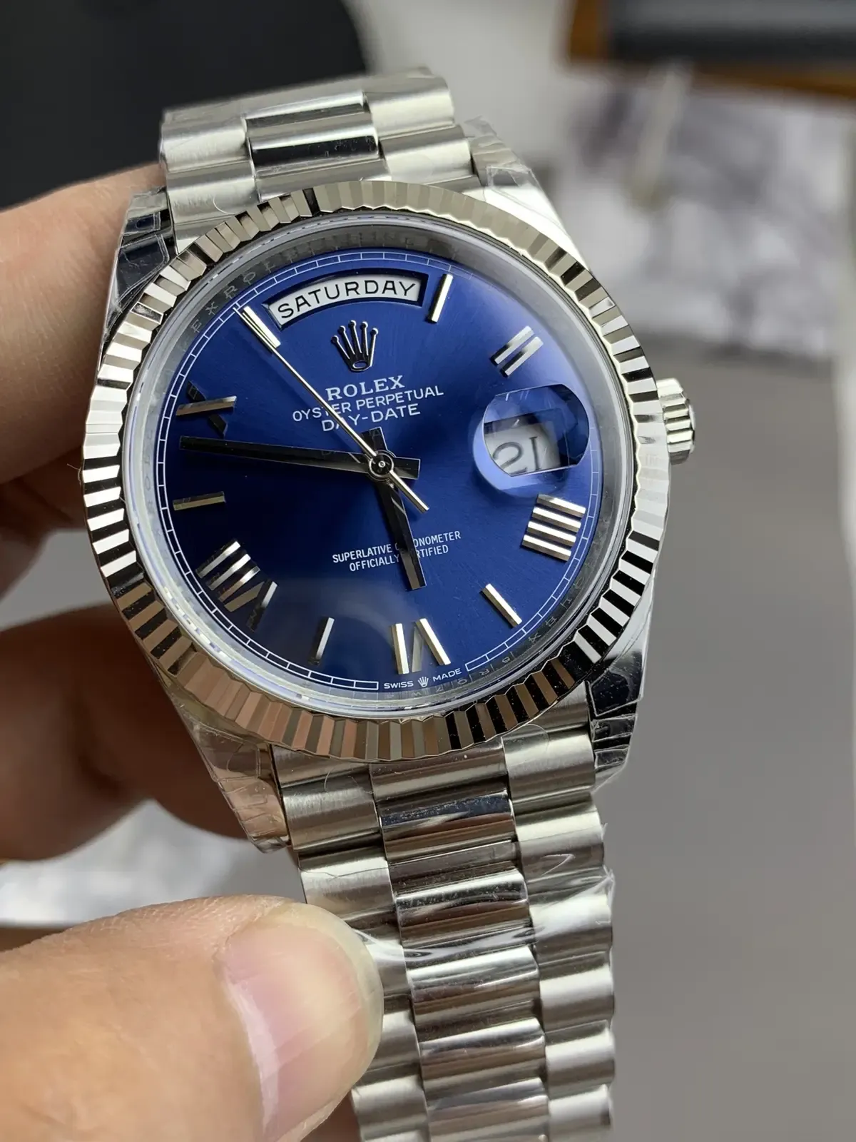 3255一体机芯+配重表头！VS这款DD星期日历型到底贵在哪？