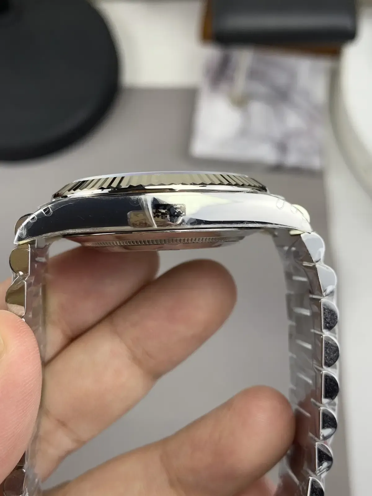 3255一体机芯+配重表头！VS这款DD星期日历型到底贵在哪？