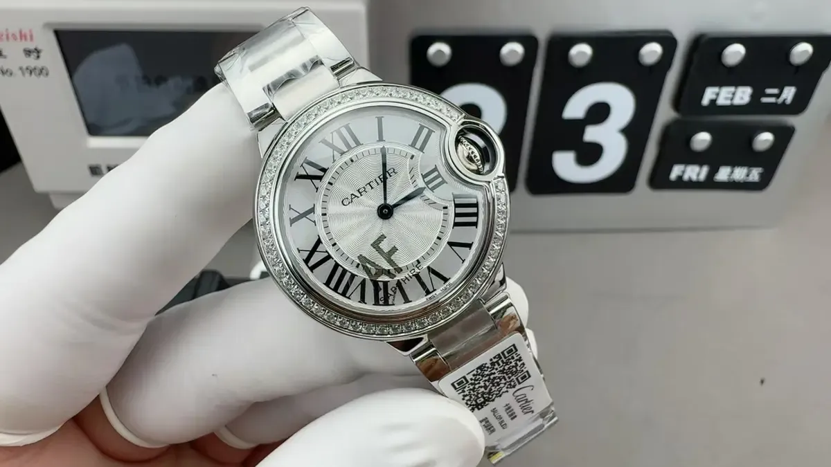 AF厂卡地亚蓝气球33mm机芯怎么选？石英VS机械全攻略