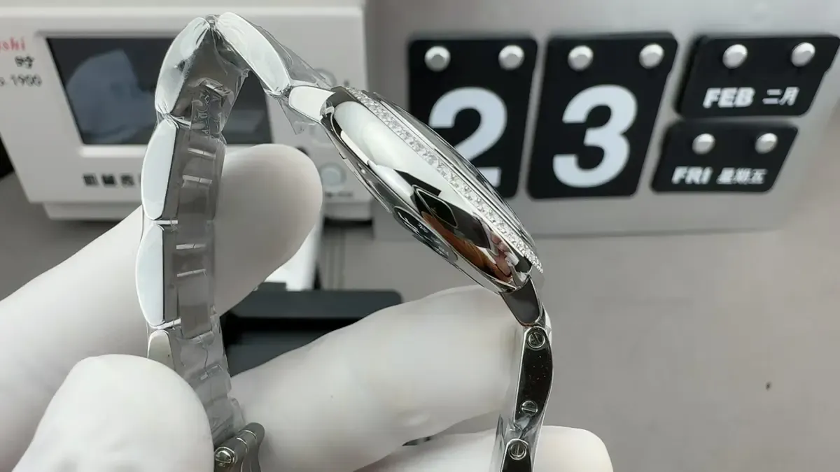 AF厂卡地亚蓝气球33mm机芯怎么选？石英VS机械全攻略