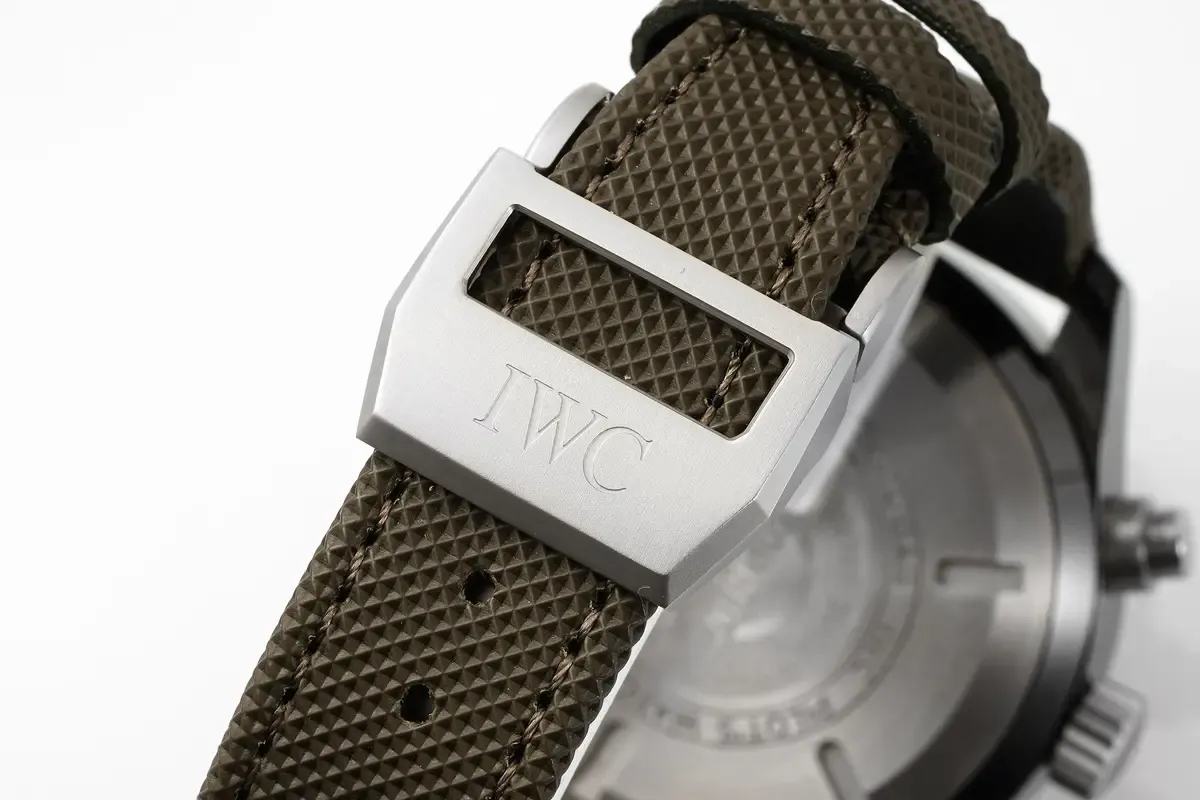 APS厂万国飞行员计时IW389002陶瓷款细节评测，值得买吗？