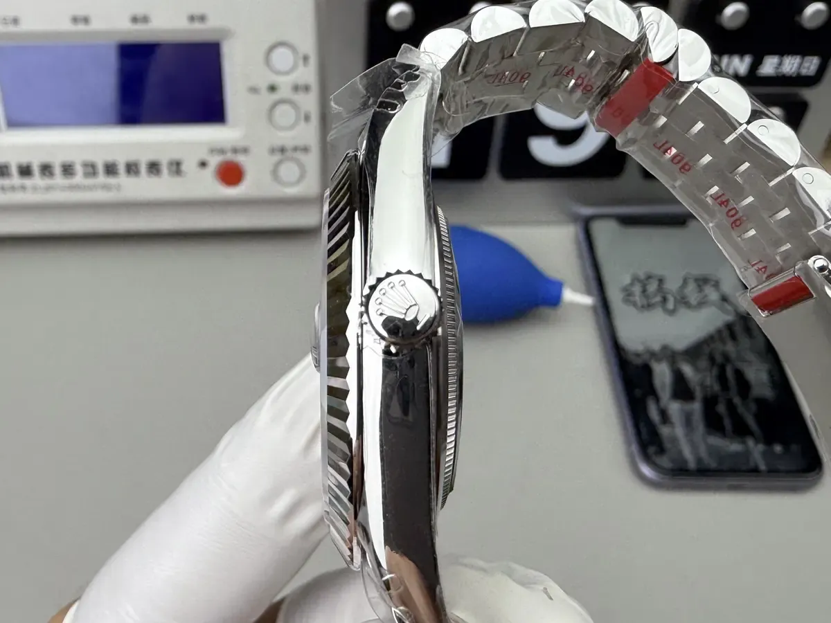 VS厂日志V2版封神？27珠丹东3235机芯独家拆解，一眼鉴定真假！