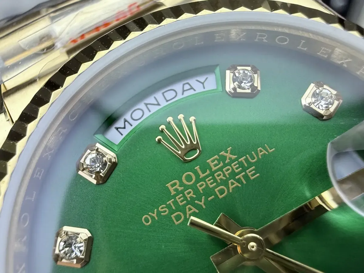 QF厂劳力士烟熏绿DD36mm评测：158克配重还原正品手感