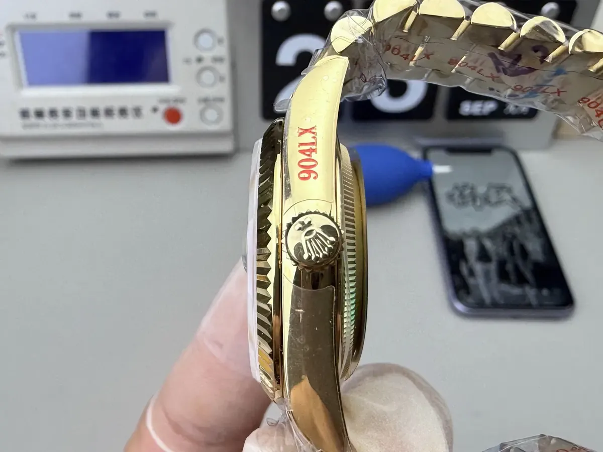 QF厂劳力士烟熏绿DD36mm评测：158克配重还原正品手感