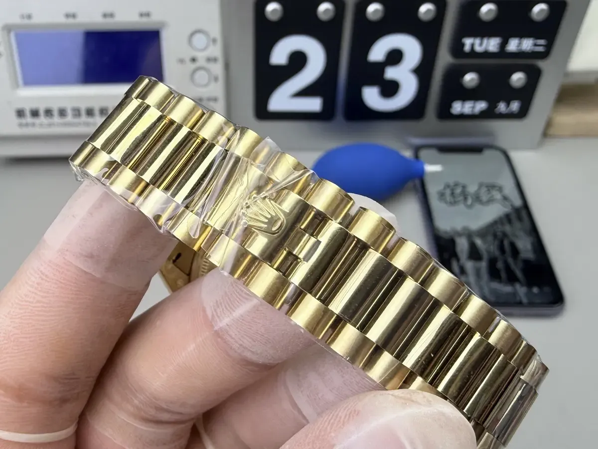 QF厂劳力士烟熏绿DD36mm评测：158克配重还原正品手感