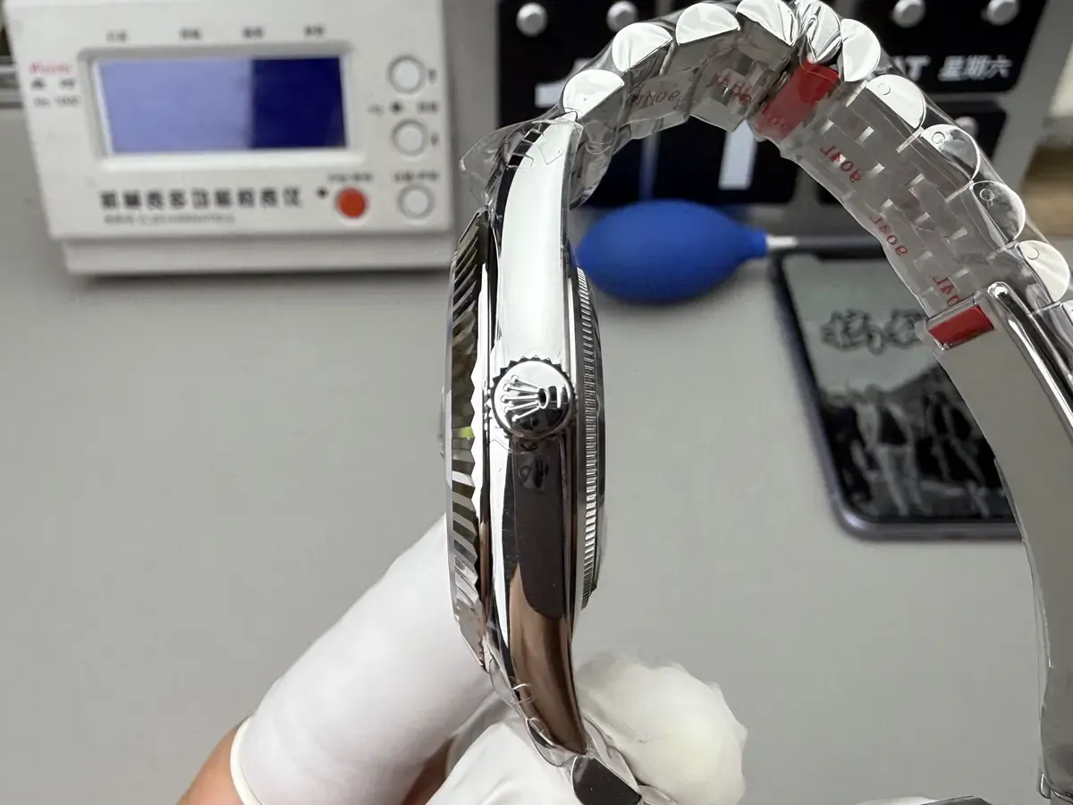 白金圈终于对味！VS厂劳力士日志V2对比原装差距有多大