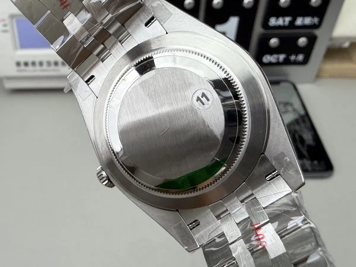 白金圈终于对味！VS厂劳力士日志V2对比原装差距有多大