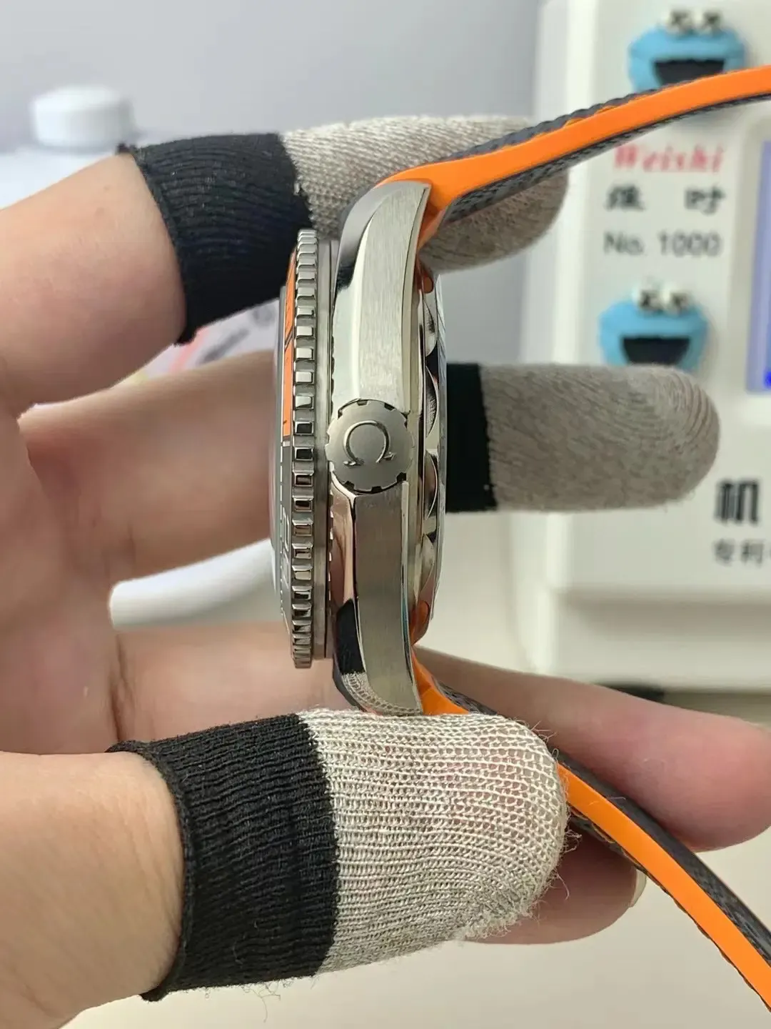 VS厂欧米茄钛金属四分之一橙：细节还原与佩戴体验