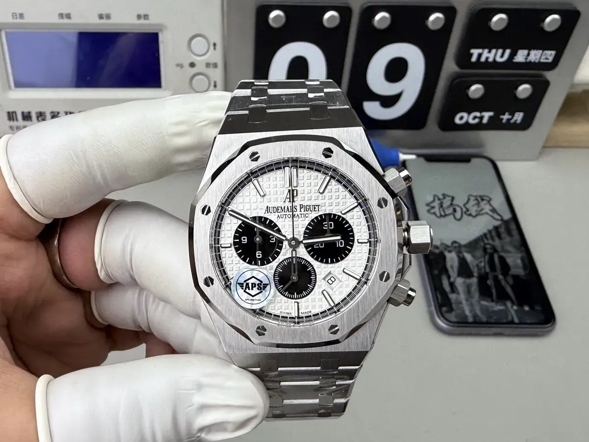 玩家必看：APS爱彼 26331白熊猫与正品对比五大关键点