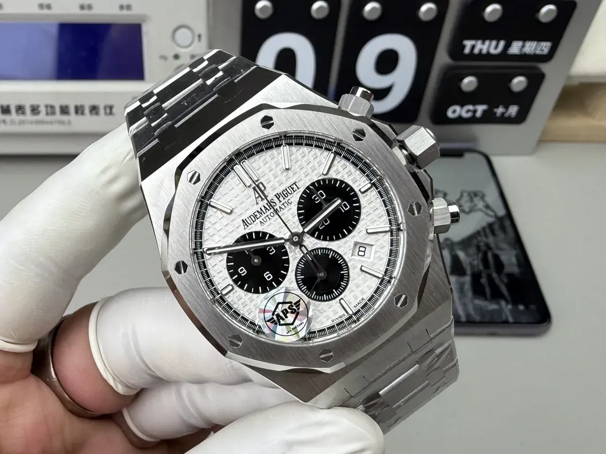 玩家必看：APS爱彼 26331白熊猫与正品对比五大关键点