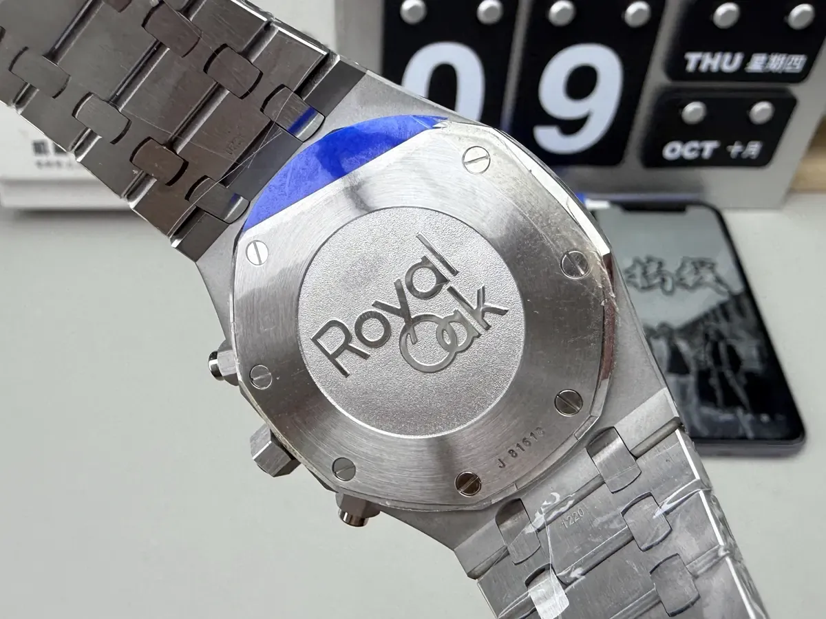 玩家必看：APS爱彼 26331白熊猫与正品对比五大关键点