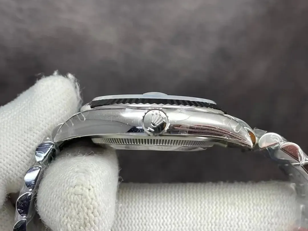 VS厂劳力士日志36mm白盘一眼假吗？细节对比正品