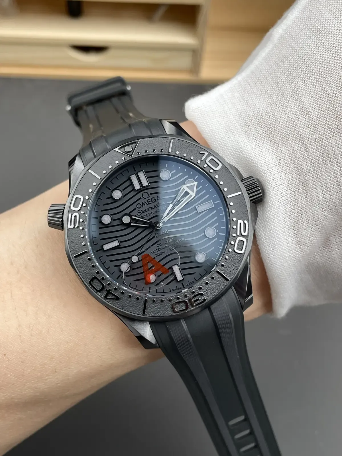 VS厂欧米茄海马300黑武士对比正品：差距大吗？值得买吗？