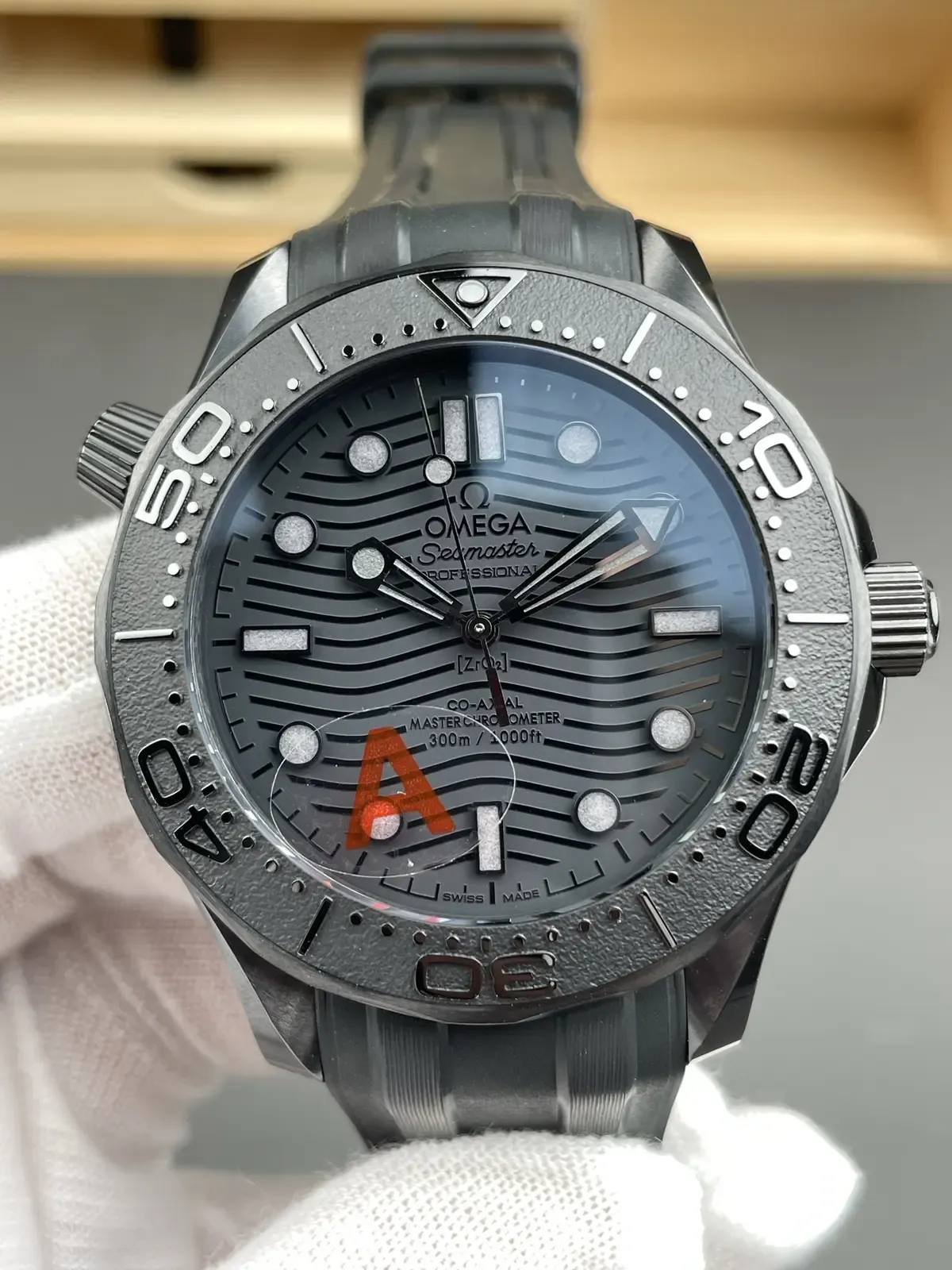 VS厂欧米茄海马300黑武士对比正品：差距大吗？值得买吗？