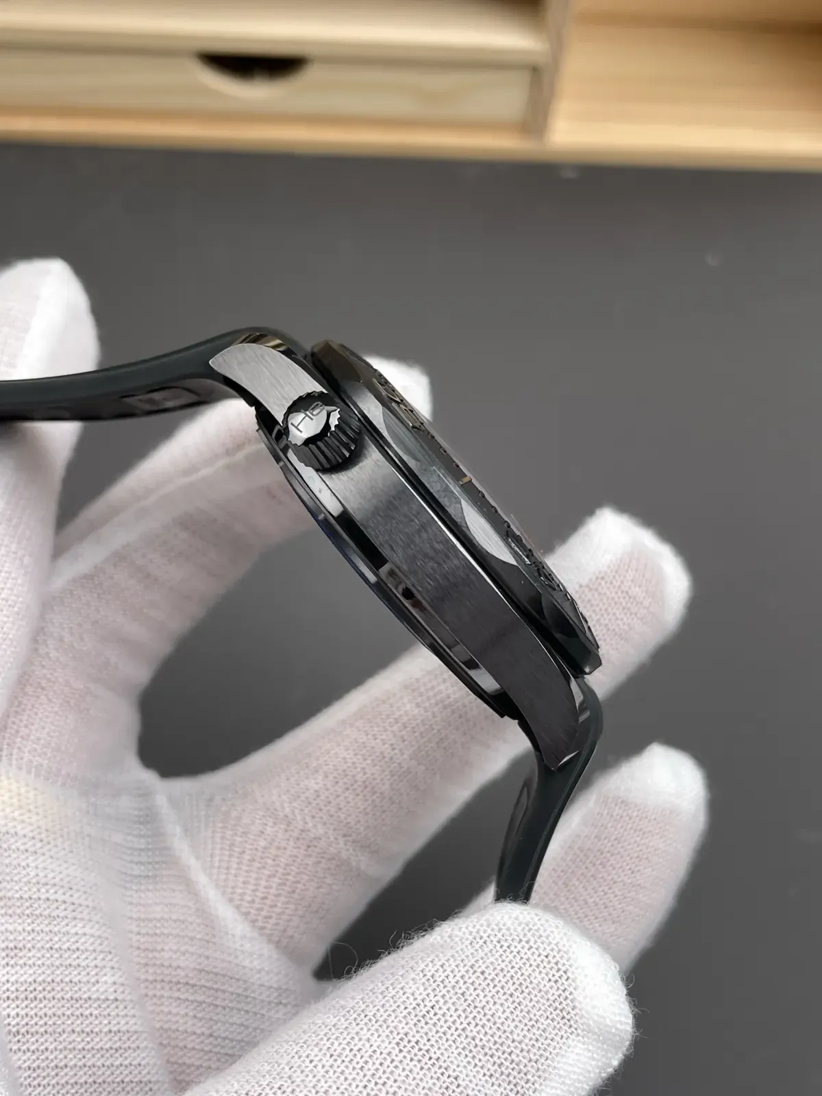 VS厂欧米茄海马300黑武士对比正品：差距大吗？值得买吗？