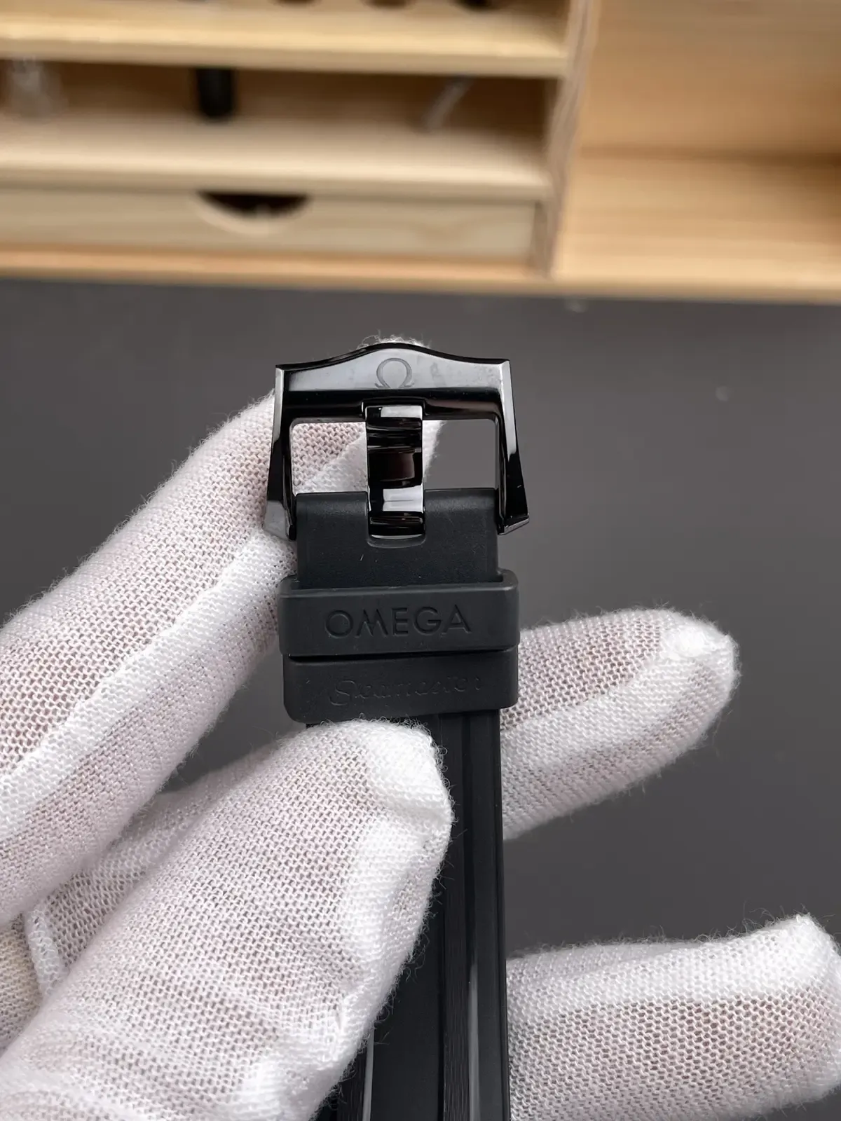 VS厂欧米茄海马300黑武士对比正品：差距大吗？值得买吗？