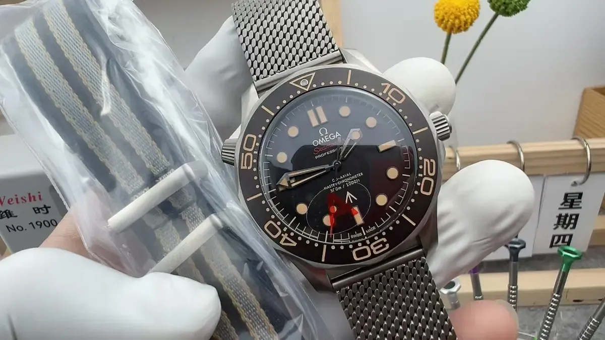 VS厂欧米茄007无暇赴死复刻表对比评测：哪个厂最强？