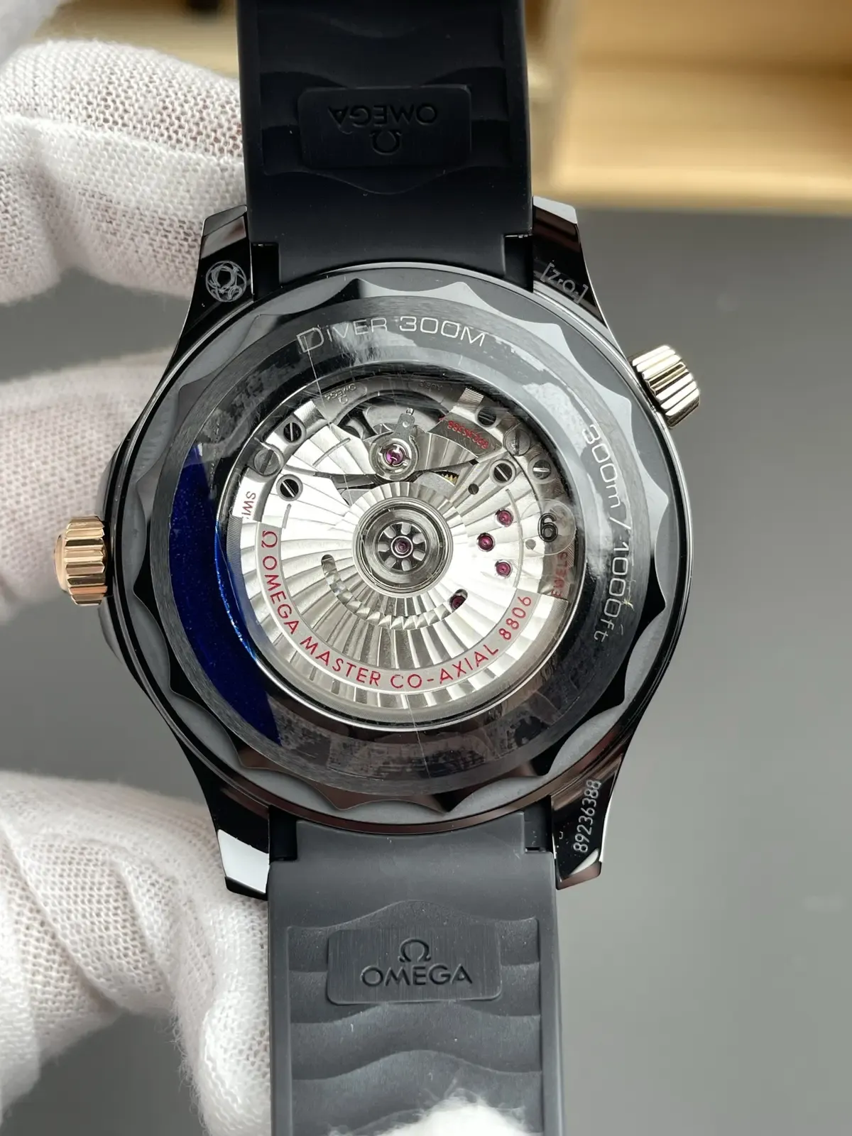 VS厂欧米茄海马300陶瓷墨金款细节全解析