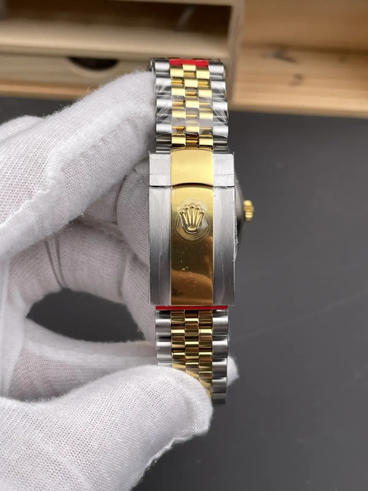 VS厂劳力士日志36间金绿萝,看得出是假的吗？