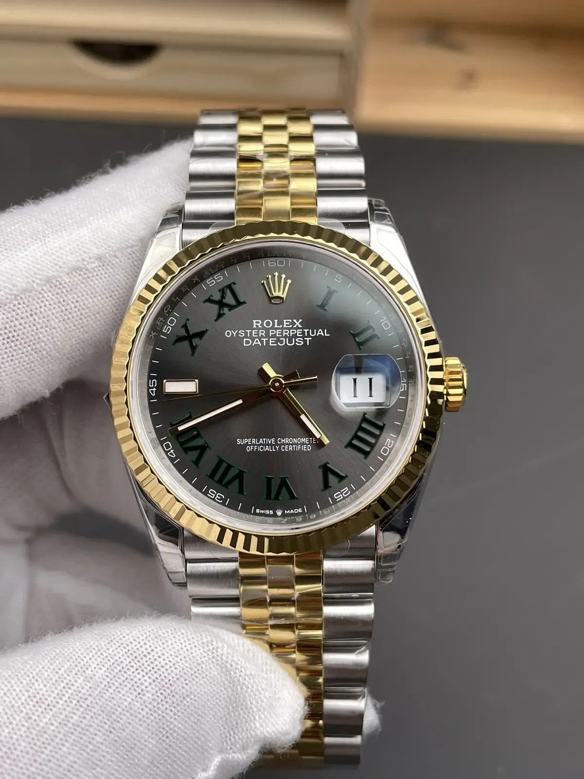 VS厂劳力士日志36毫米间金绿萝：细节还原与机芯优势