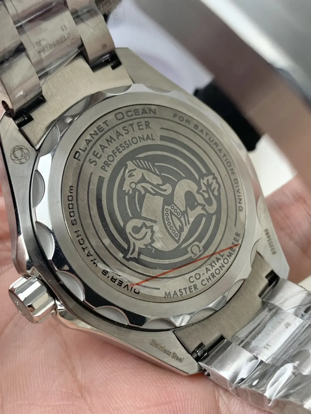 VS厂海洋宇宙6000M橙圈海王：细节还原与机芯优势