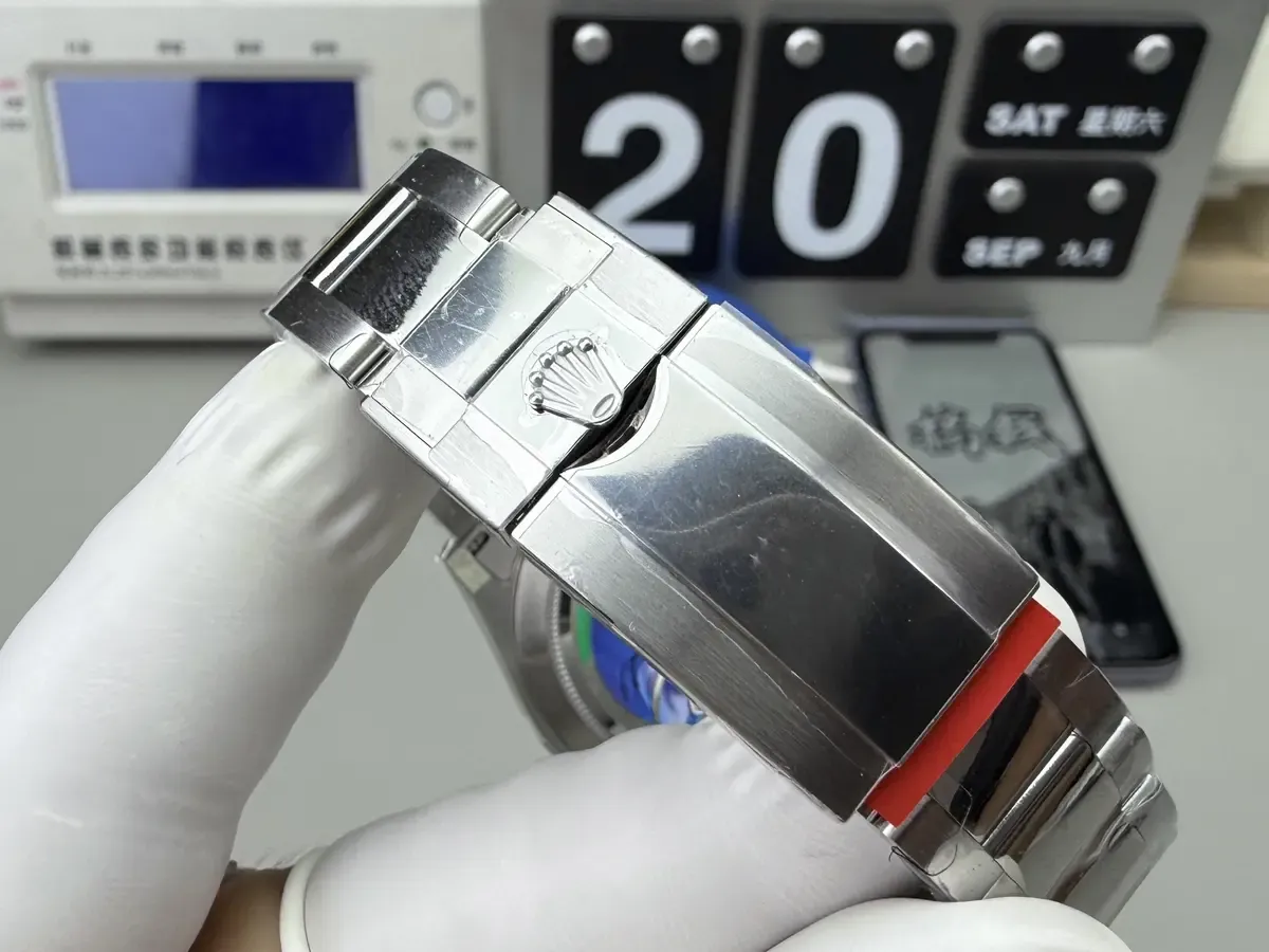 C厂劳力士迪通拿4130机芯v3版深度解析：细节升级与版本辨别