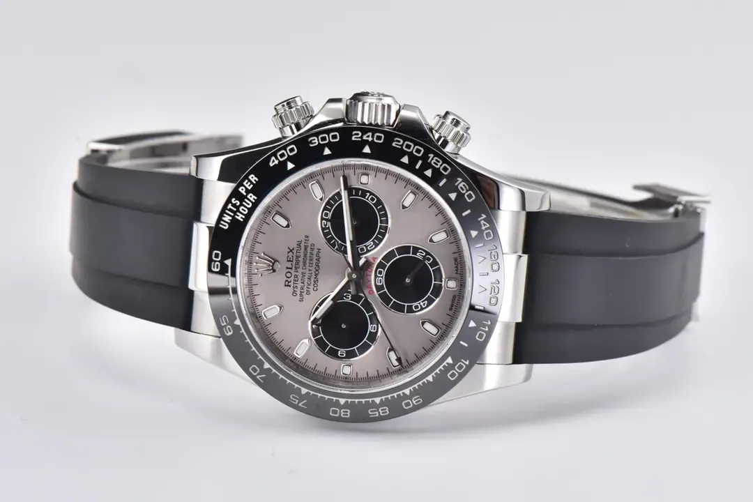 C厂劳力士灰胶迪通拿，如何辨别4130机芯的真伪