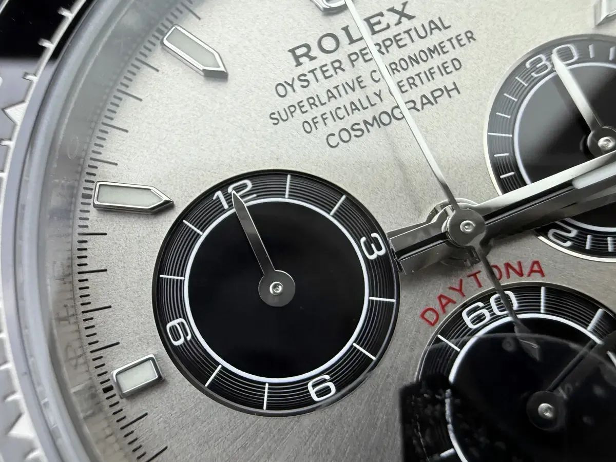 VS厂迪通拿评测：走时日差仅 ±5 秒，60小时动储，超值！