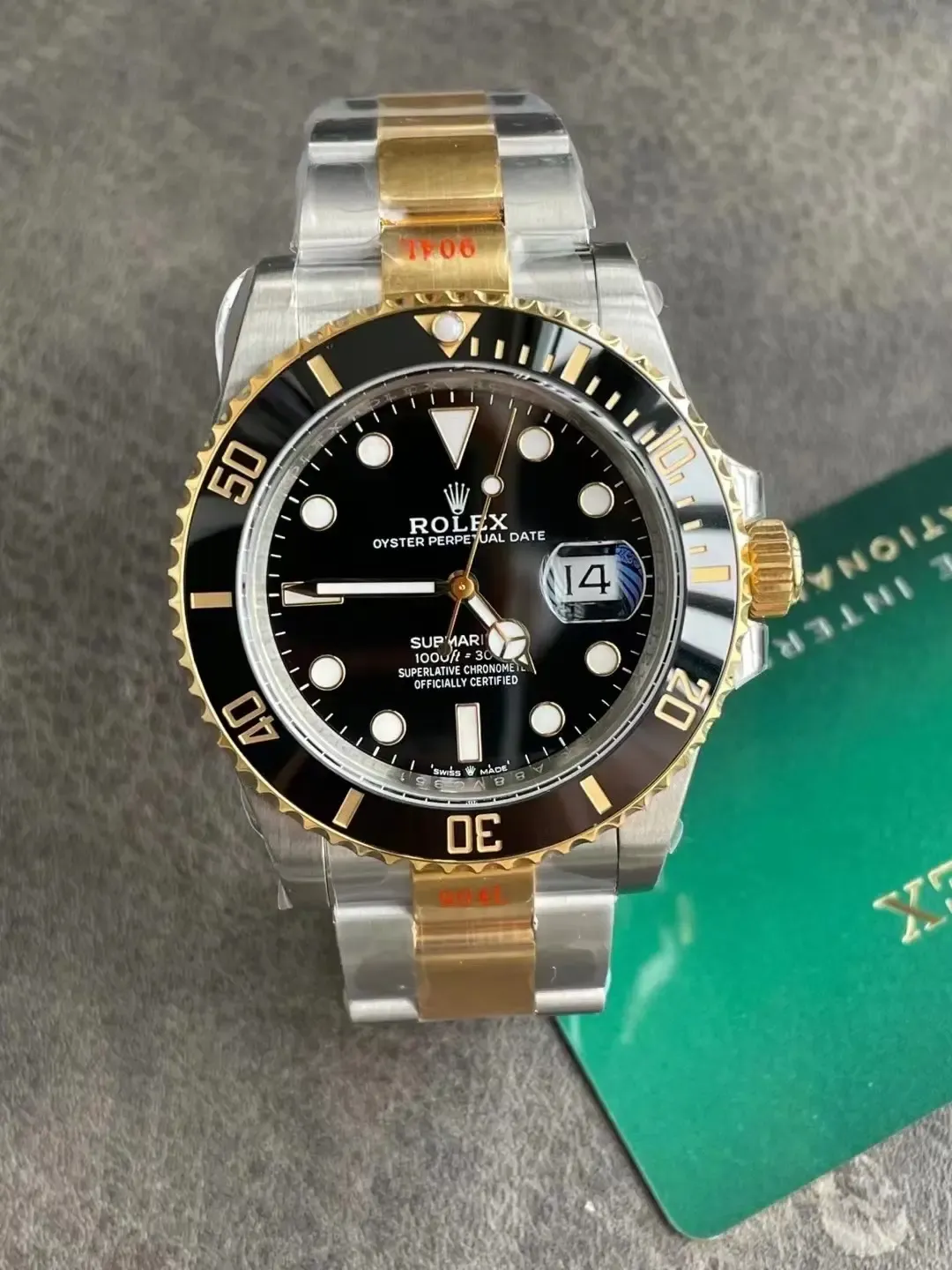 VS厂劳力士间金黑水鬼41mm，如何辨别真伪？