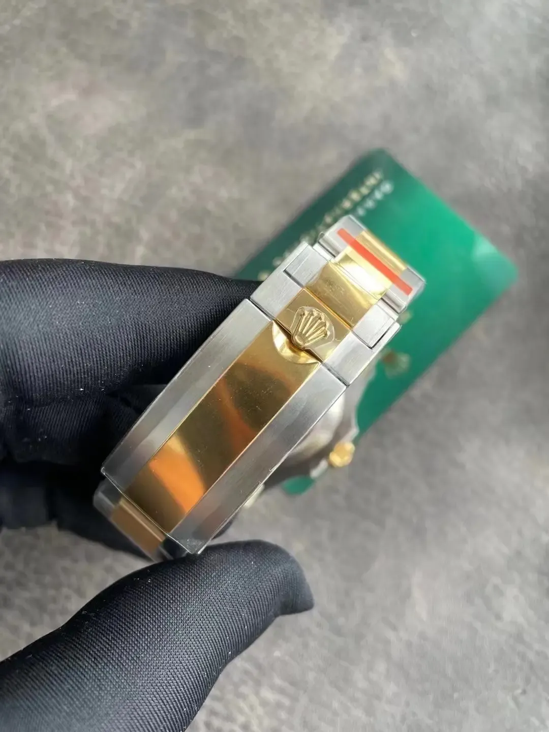 VS厂劳力士间金黑水鬼41mm，如何辨别真伪？