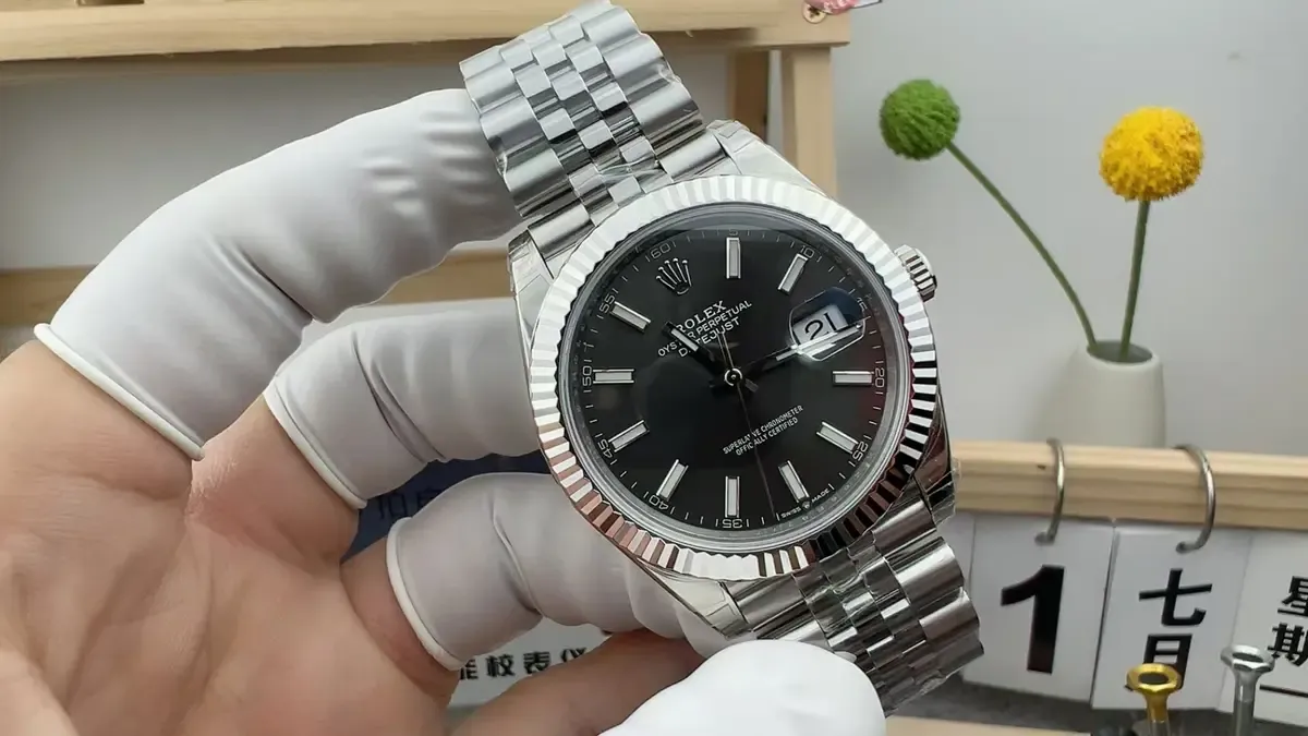 如何辨别真假VS厂劳力士灰日志？一招教你识破